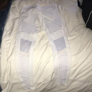 white alo yoga leggings